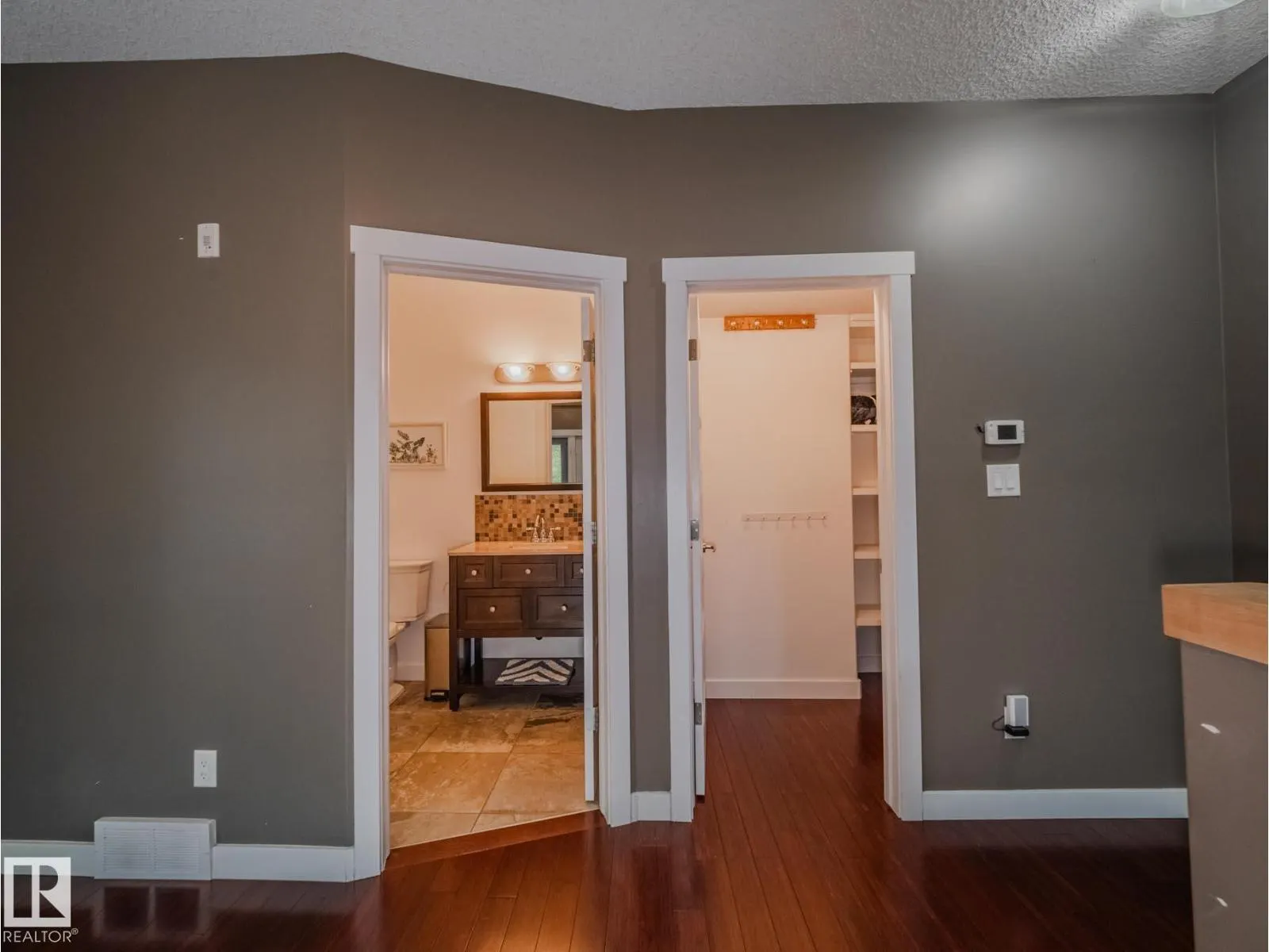 8306 108 ST NW