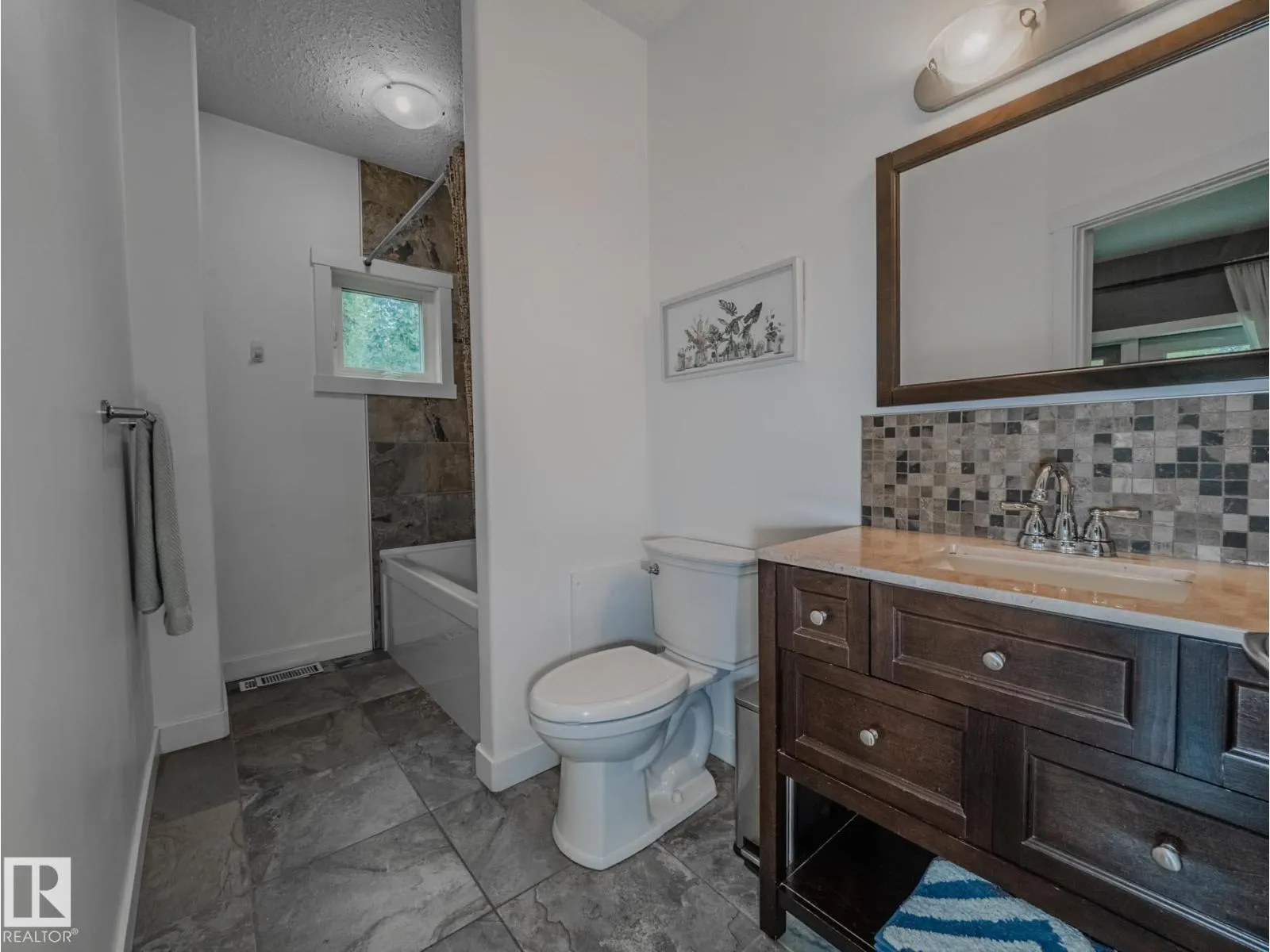 8306 108 ST NW