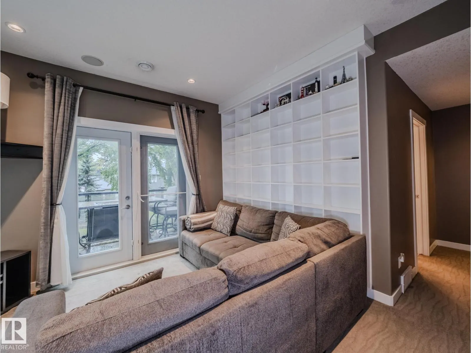 8306 108 ST NW