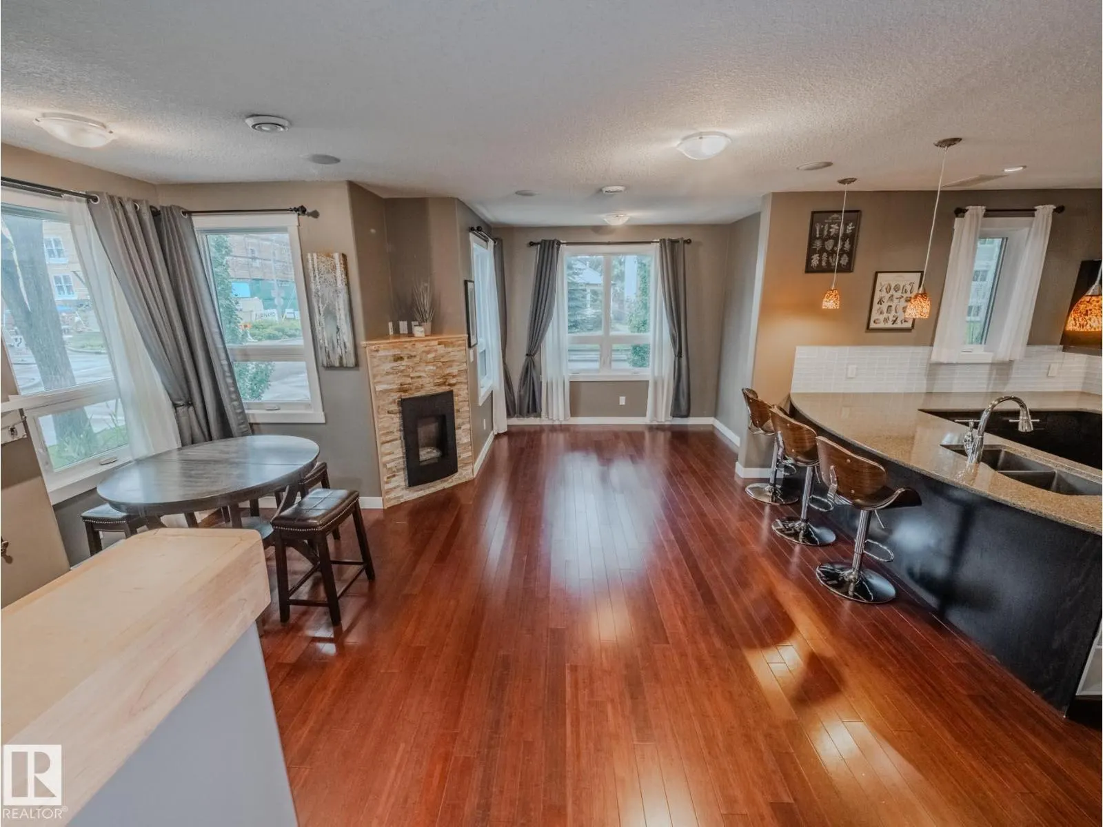8306 108 ST NW
