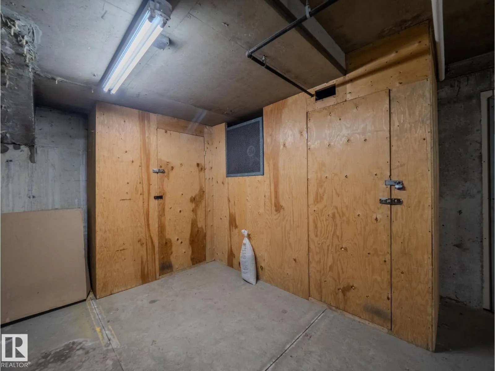 8306 108 ST NW