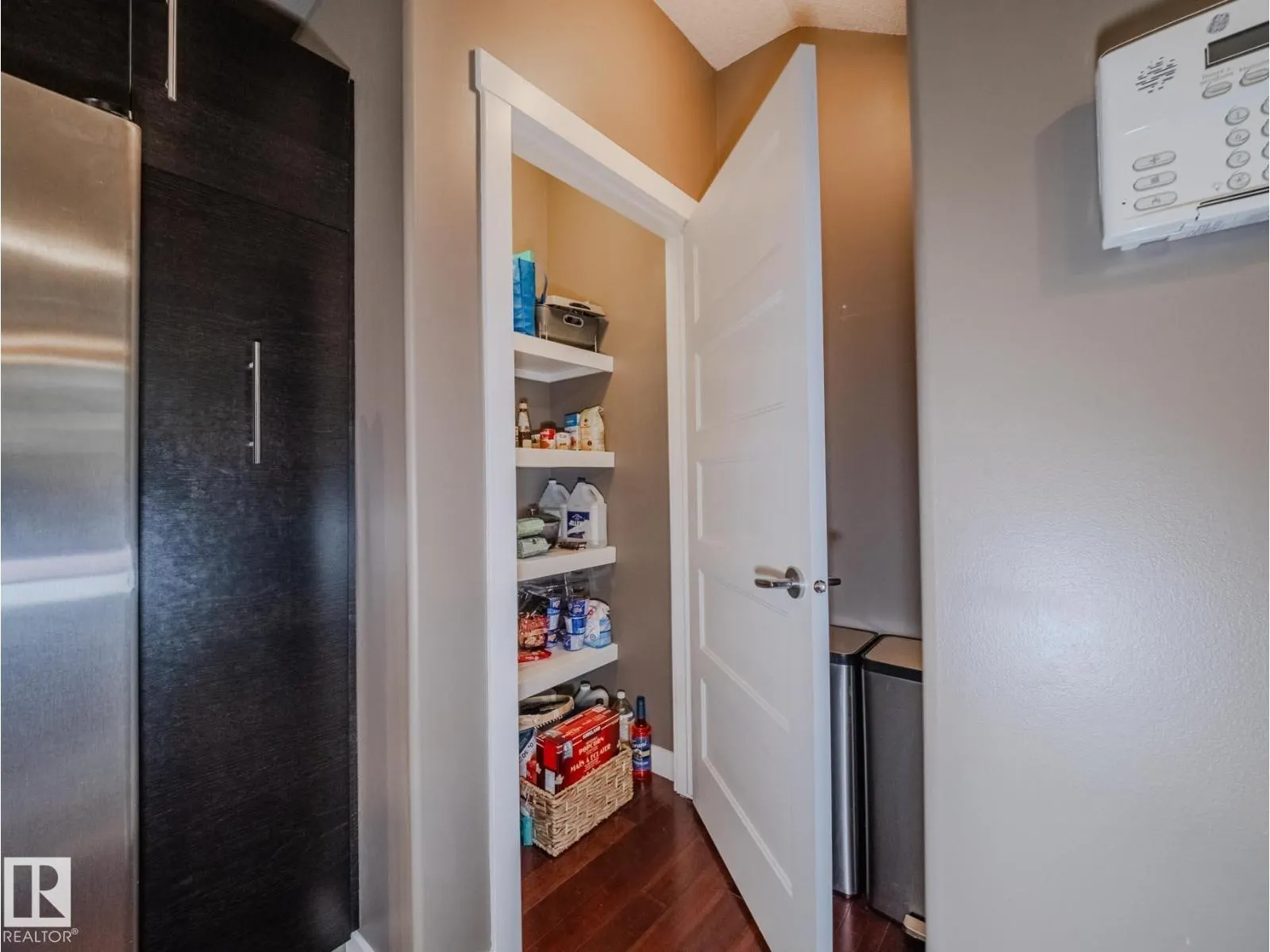 8306 108 ST NW