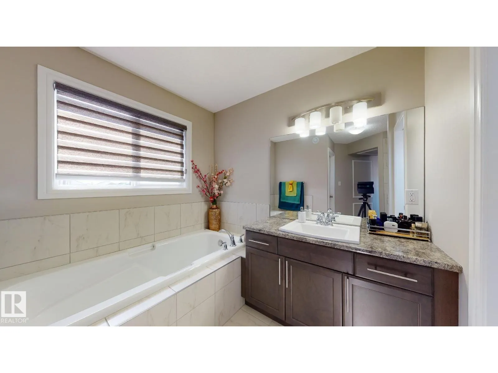 8716 CARSON WY SW