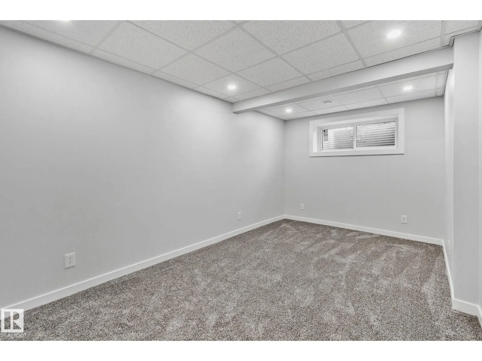 69 SPRUCE GARDENS CR