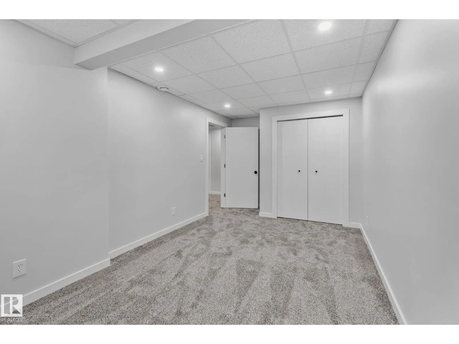 69 SPRUCE GARDENS CR