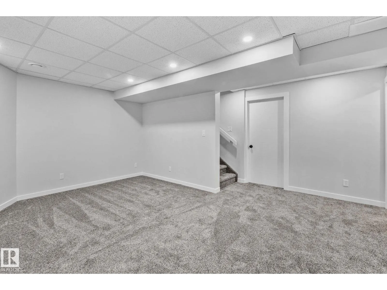 69 SPRUCE GARDENS CR