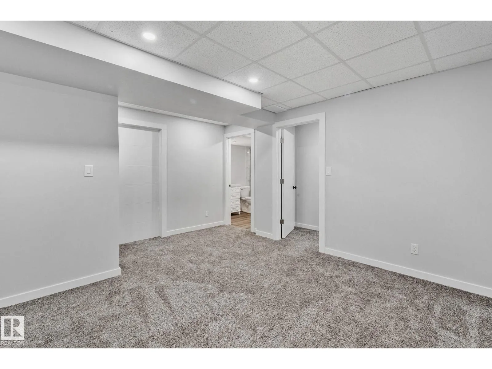 69 SPRUCE GARDENS CR