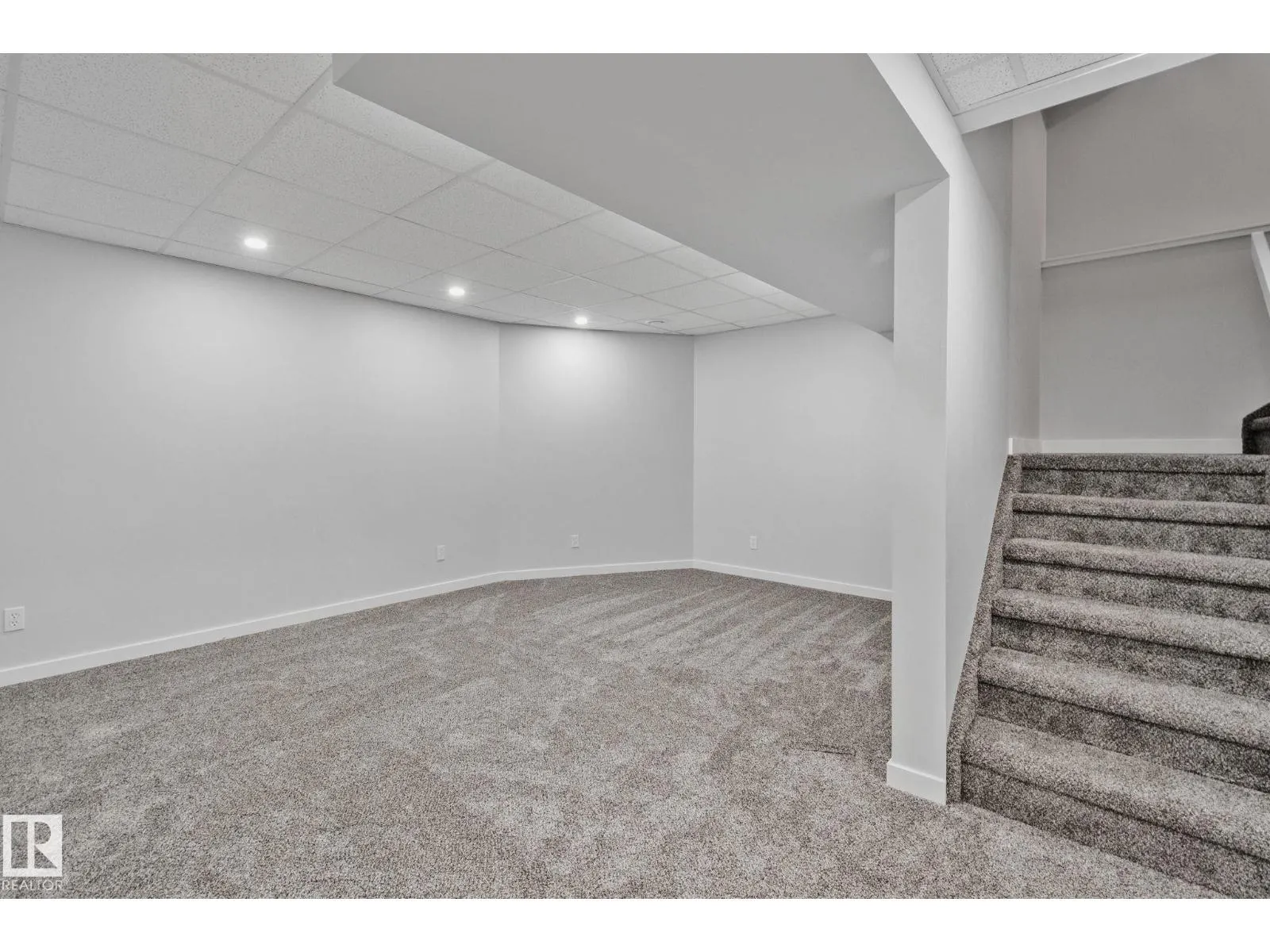 69 SPRUCE GARDENS CR
