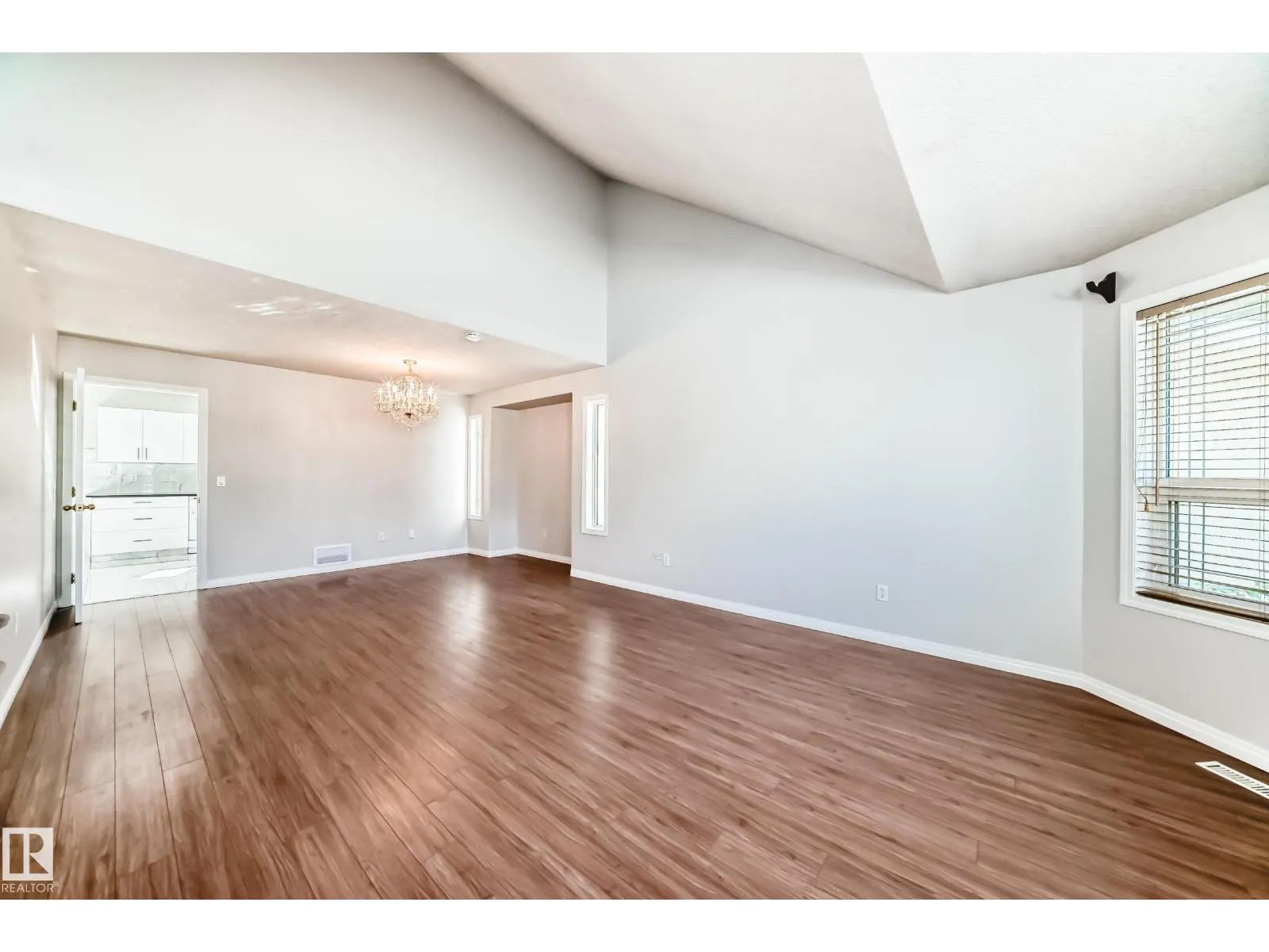9311 153 ST NW