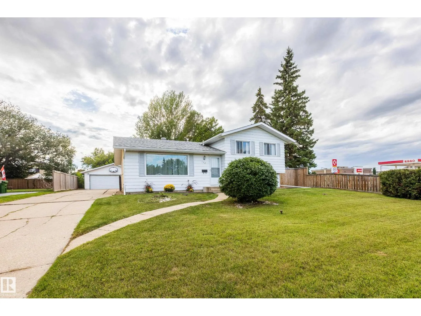 732 Grandin DR