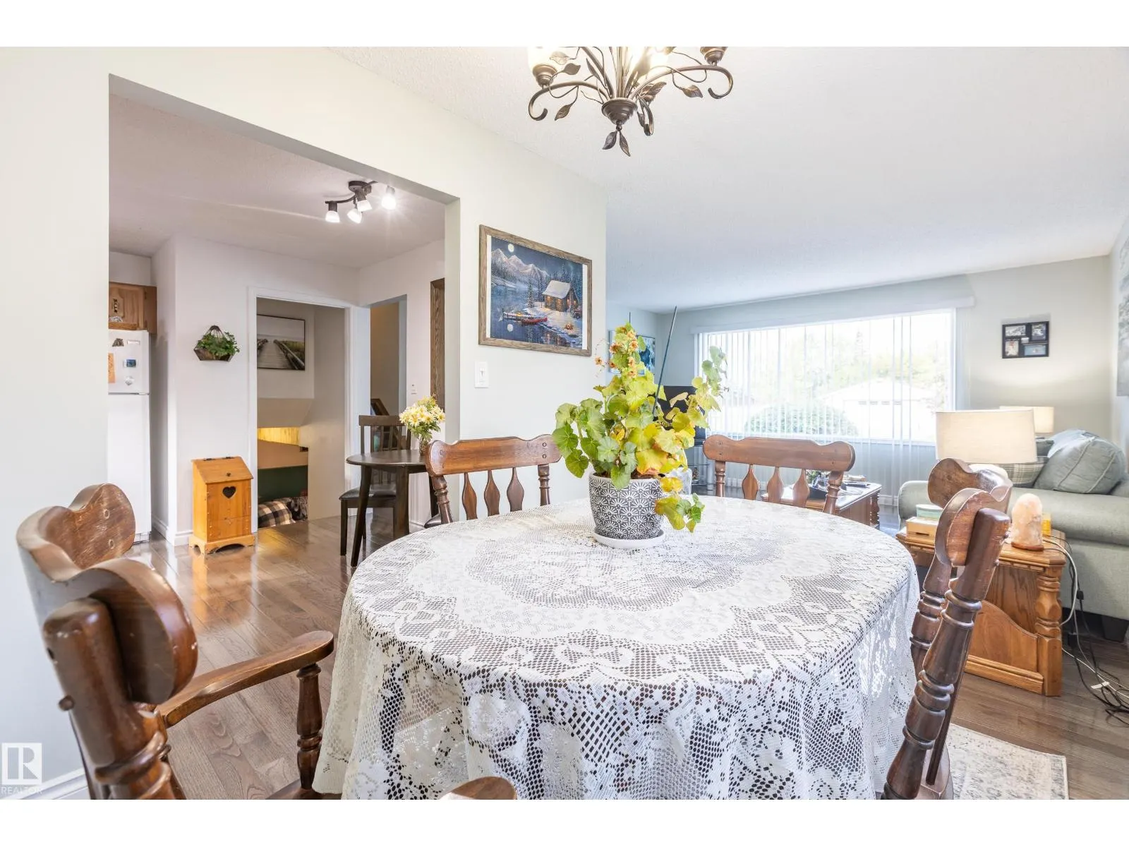 732 Grandin DR