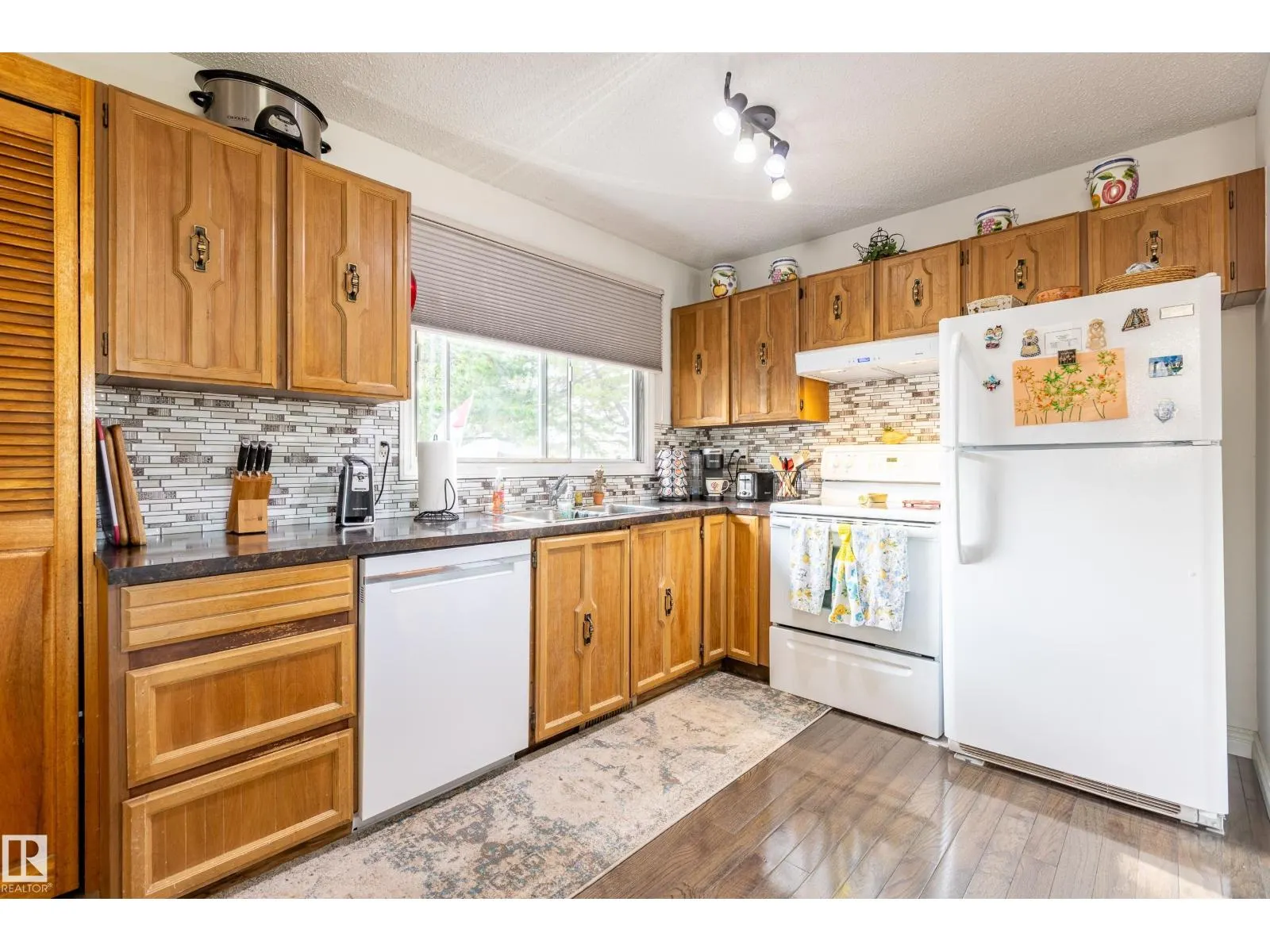 732 Grandin DR