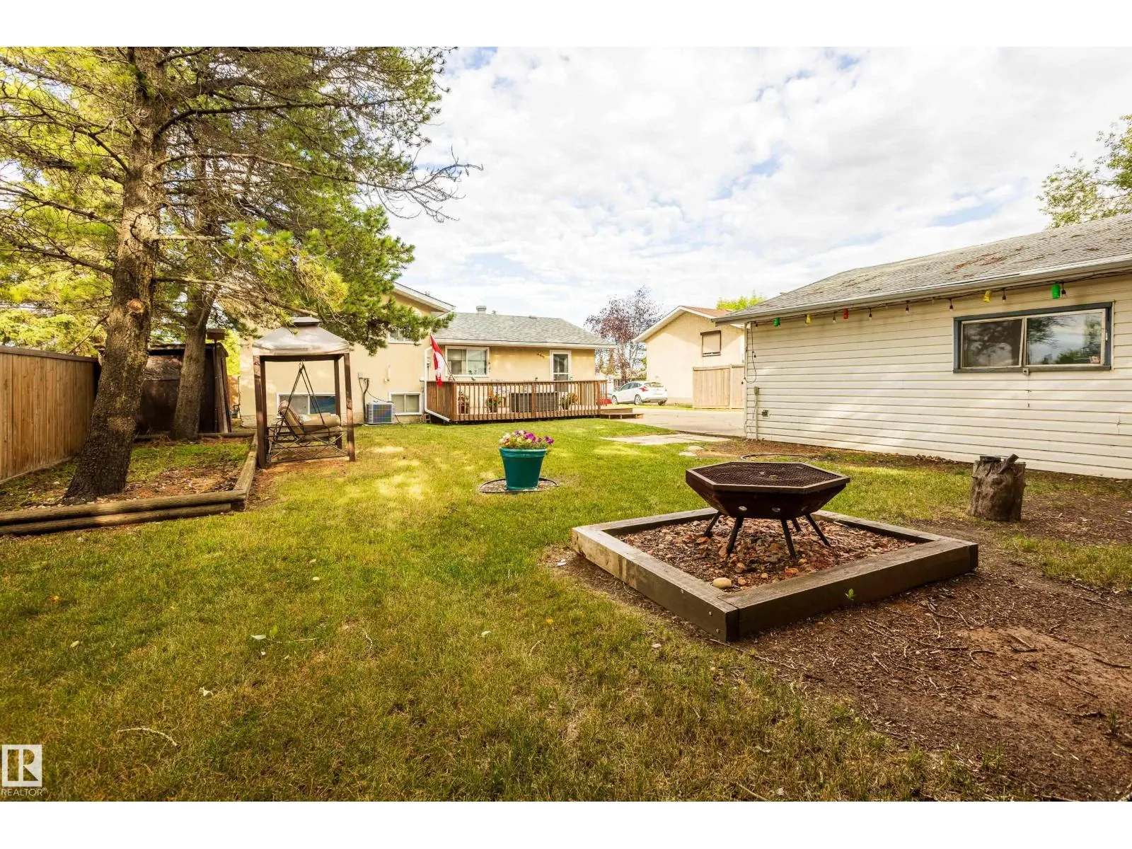 732 Grandin DR