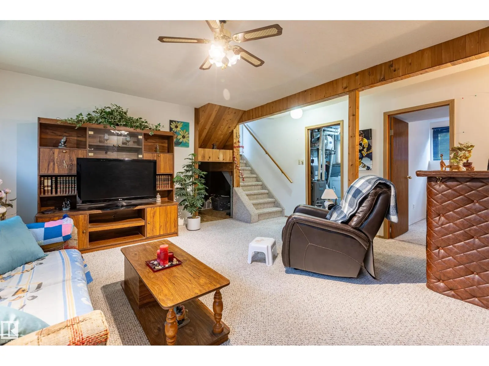 732 Grandin DR