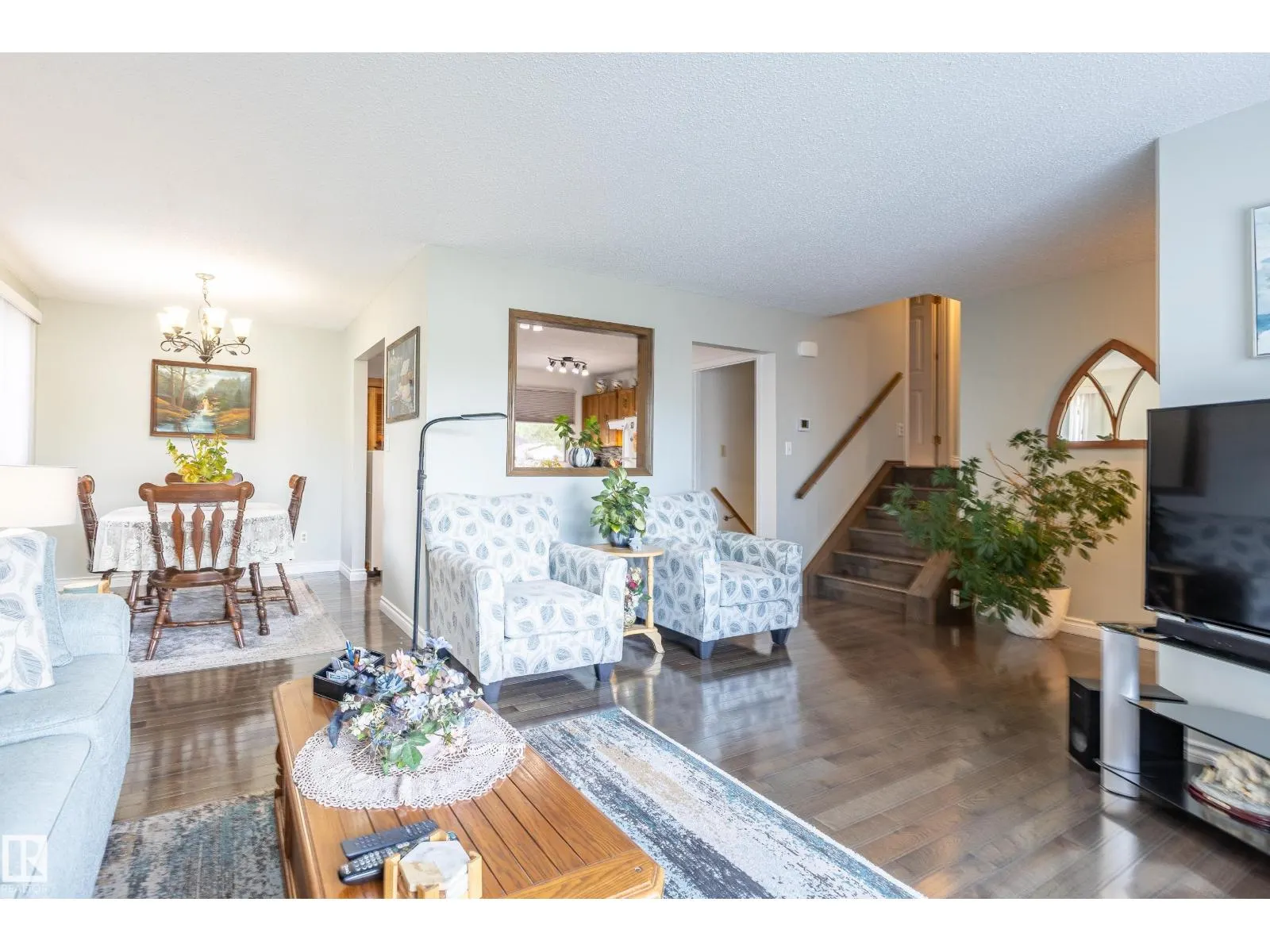 732 Grandin DR