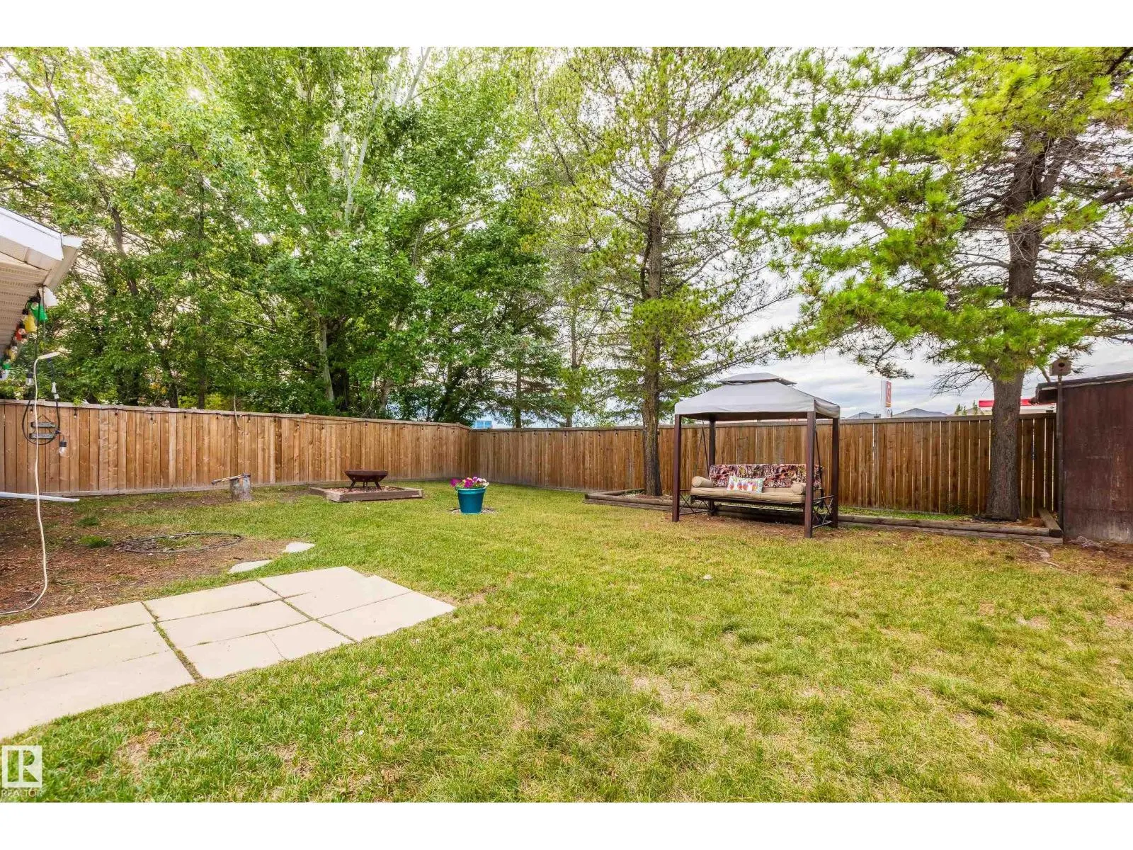 732 Grandin DR