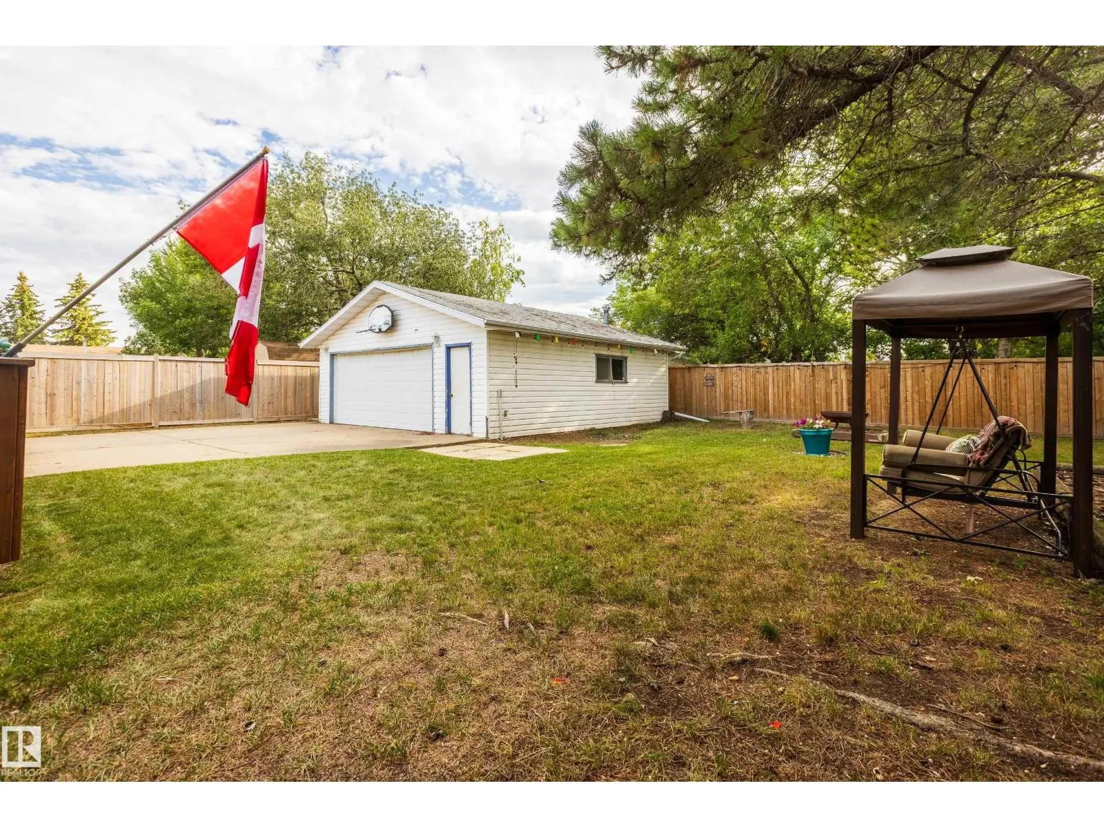 732 Grandin DR