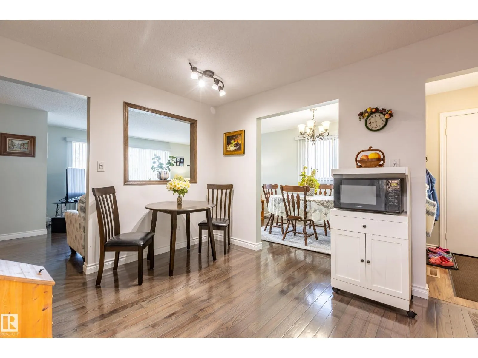 732 Grandin DR