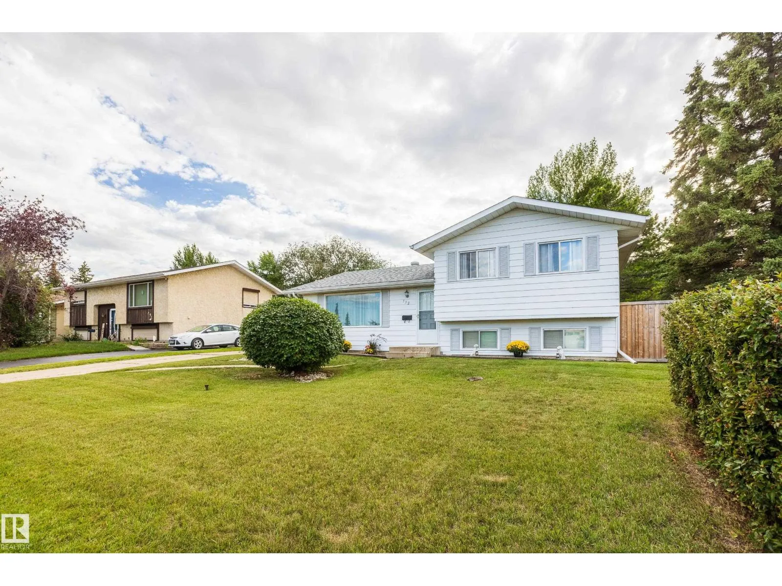 732 Grandin DR