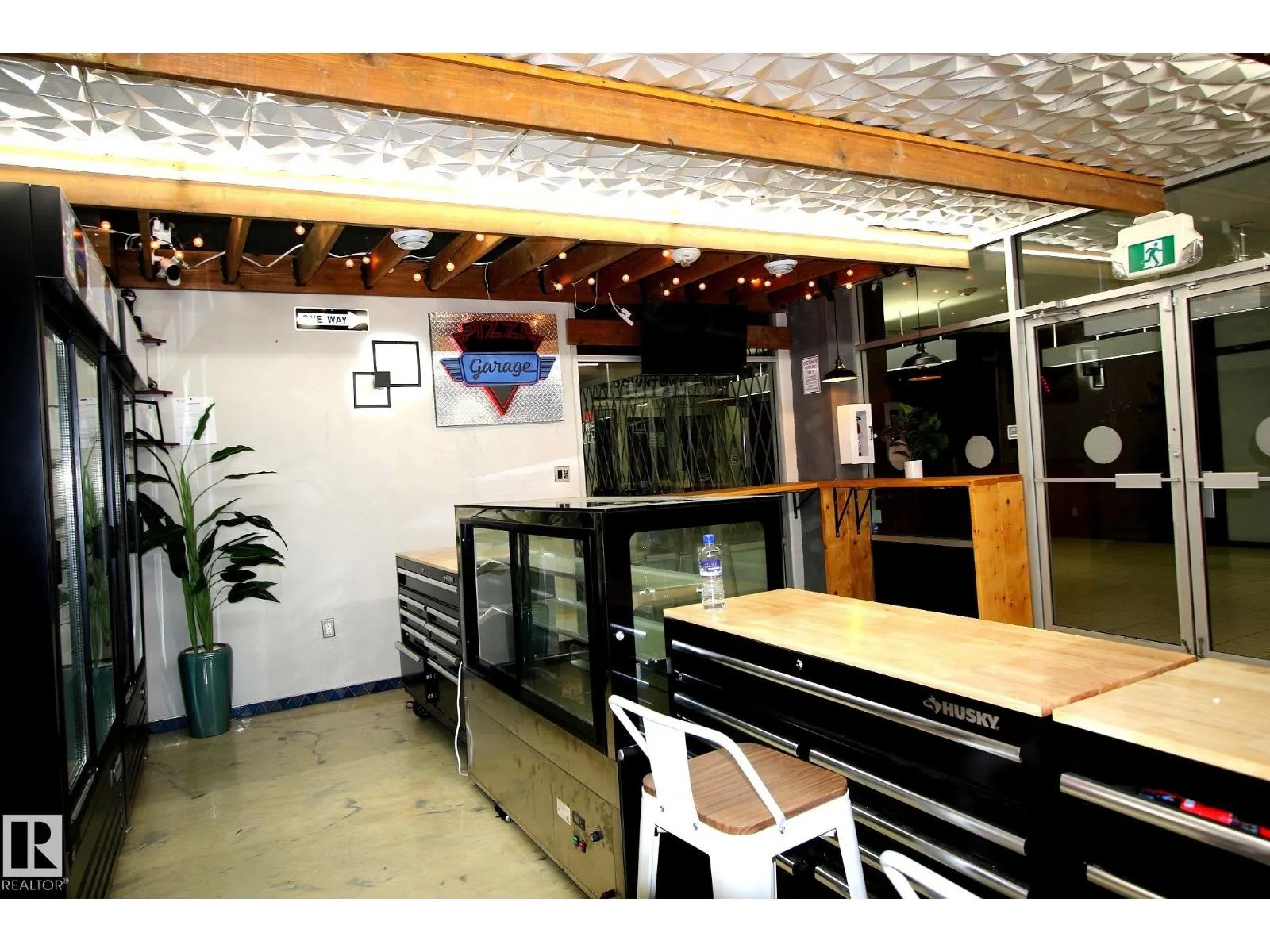 10020 JASPER AV NW