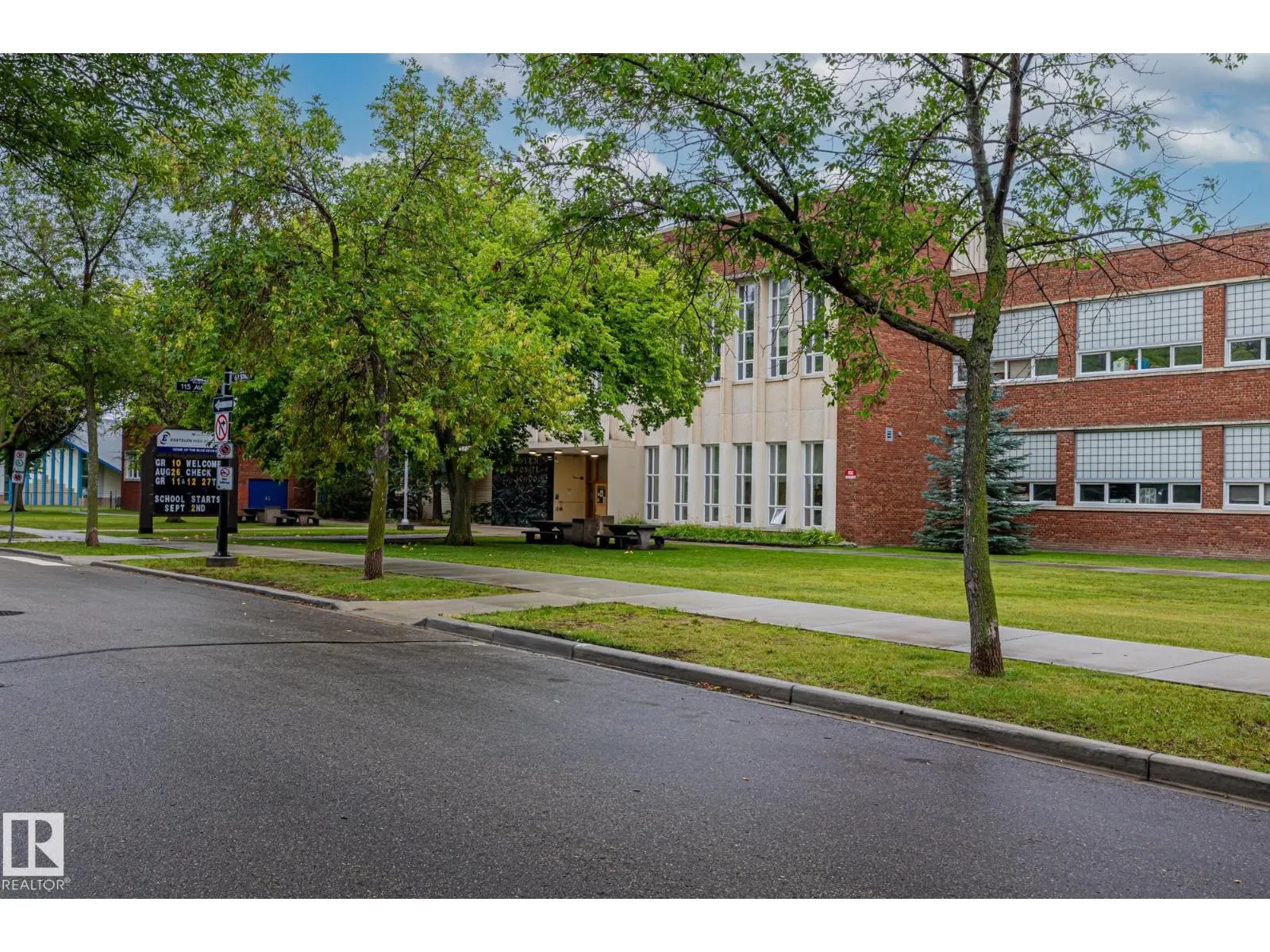 11505 68 ST NW