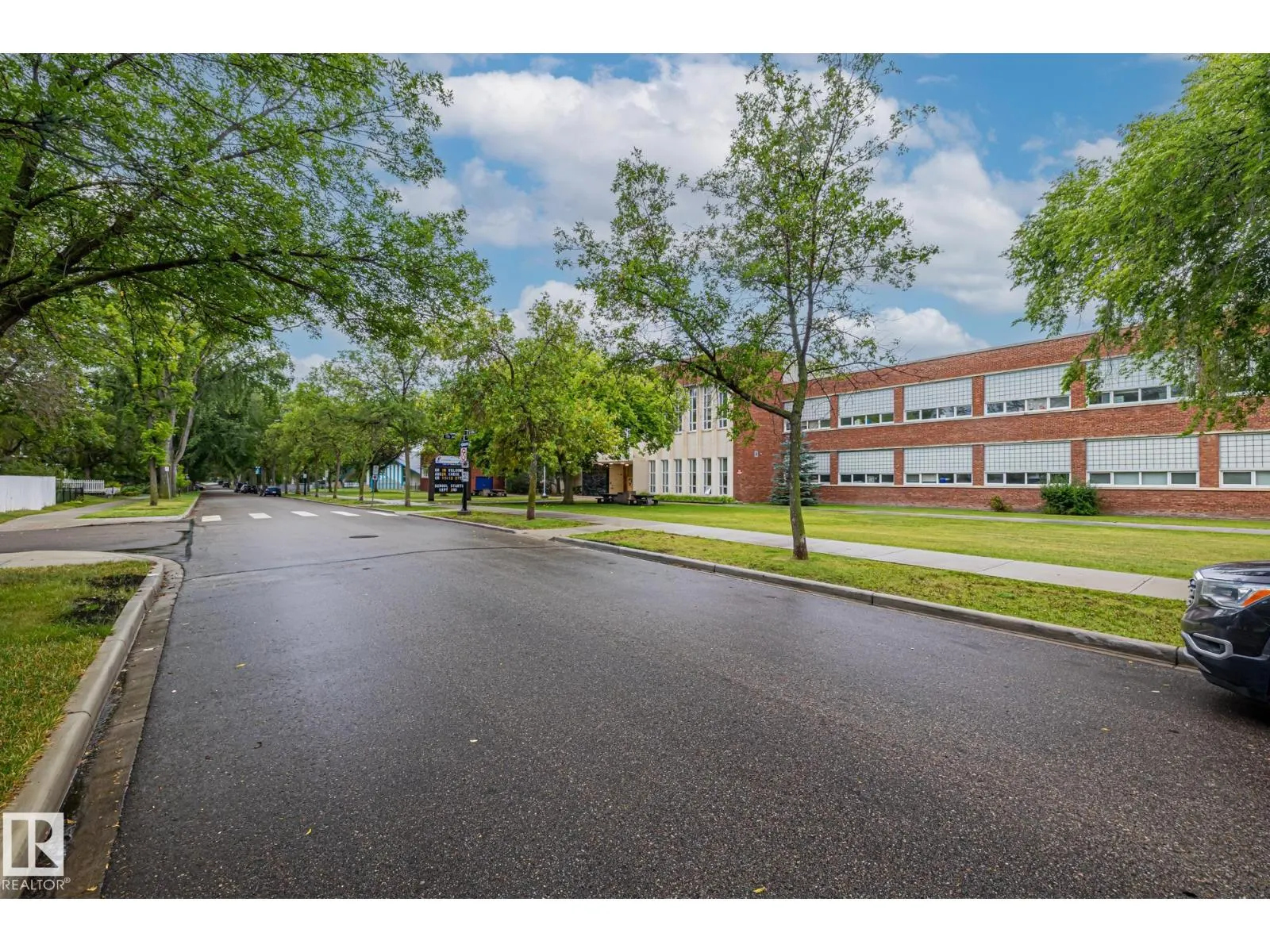11505 68 ST NW