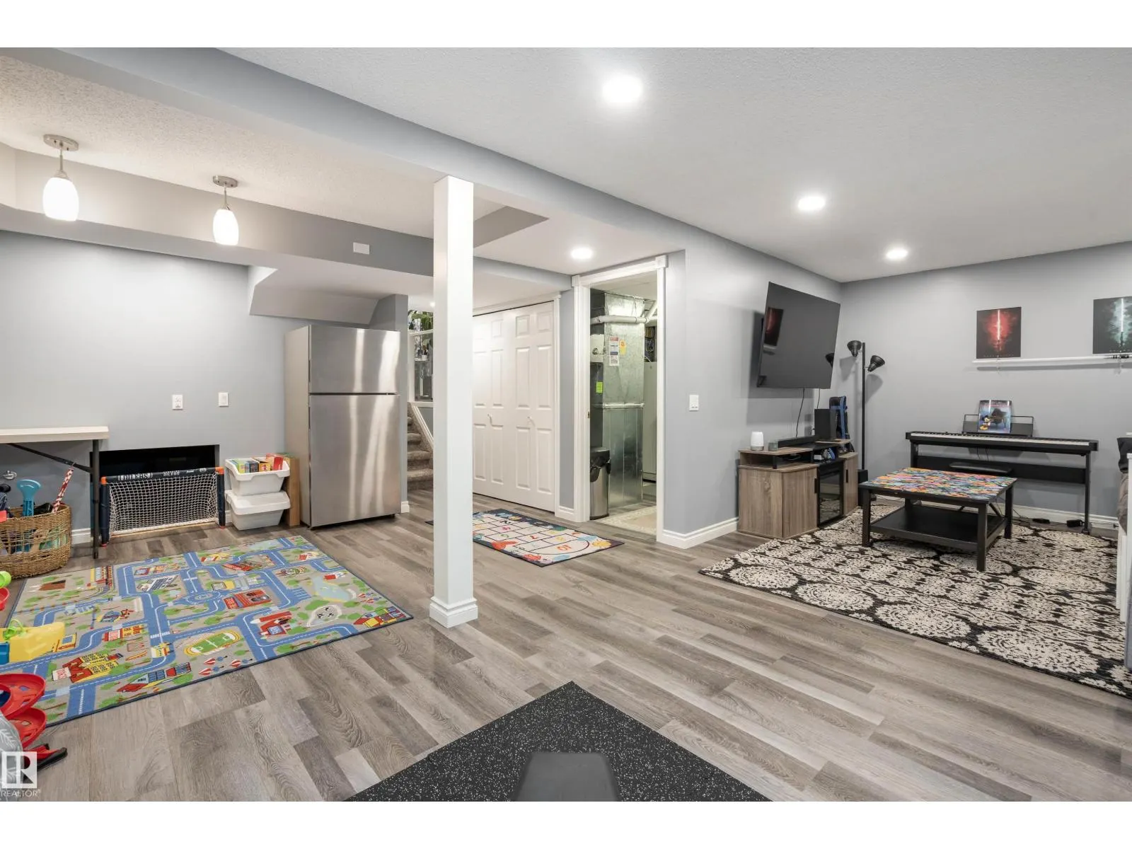 20 WOODLAKE RD
