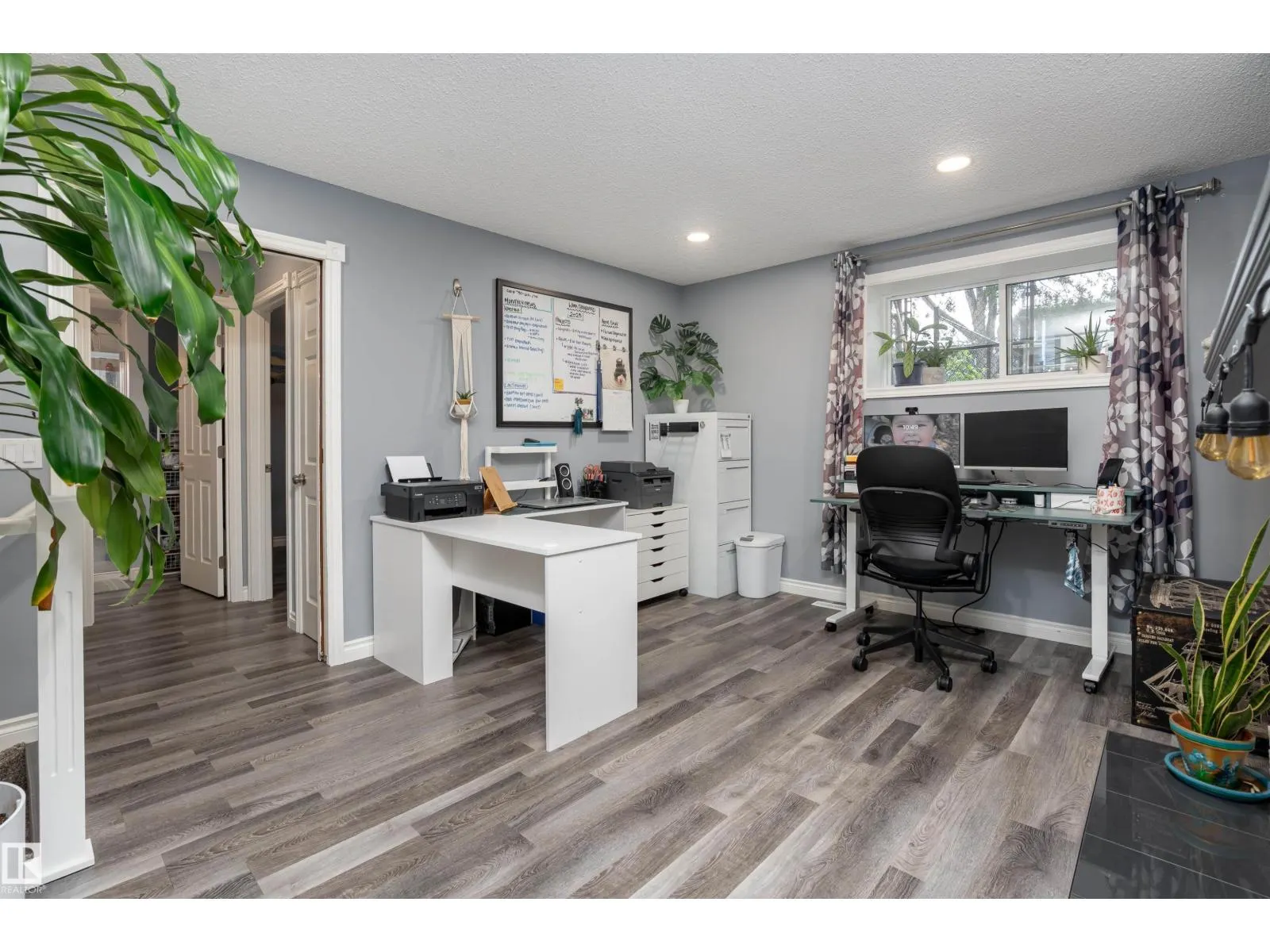 20 WOODLAKE RD