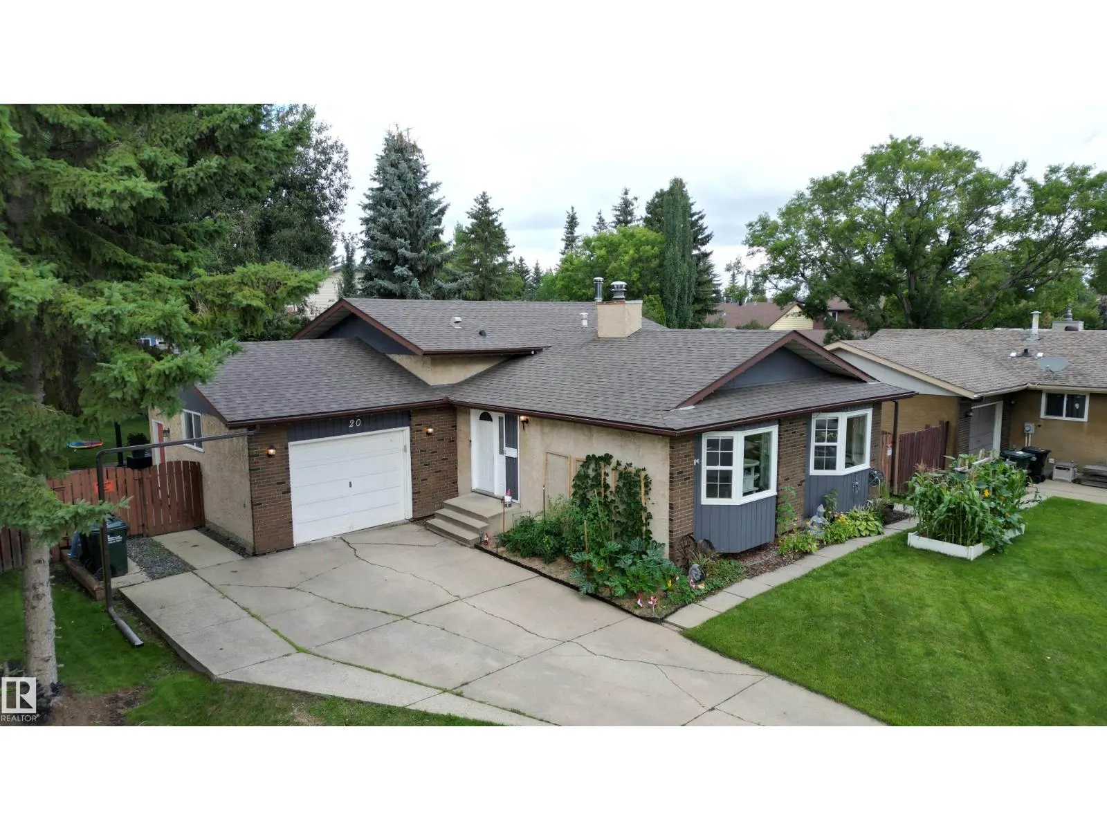 20 WOODLAKE RD