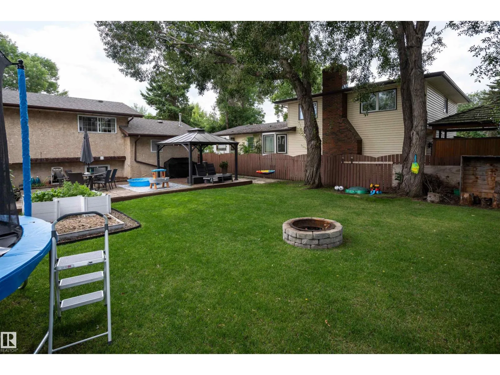 20 WOODLAKE RD