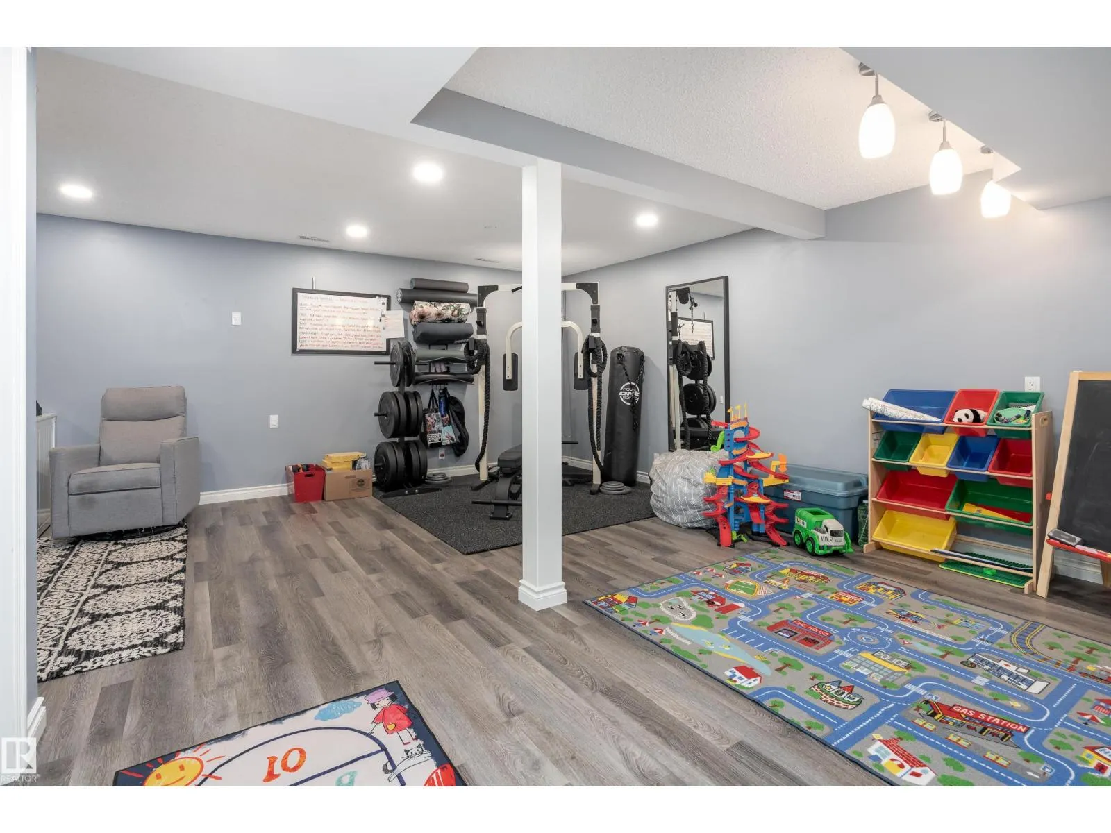 20 WOODLAKE RD