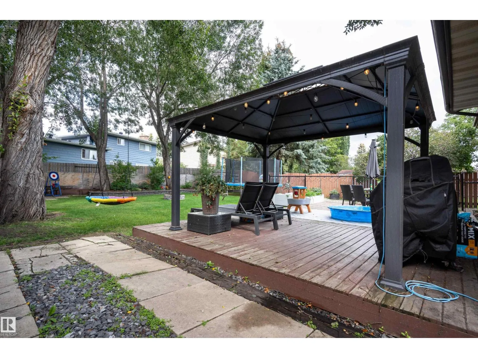 20 WOODLAKE RD