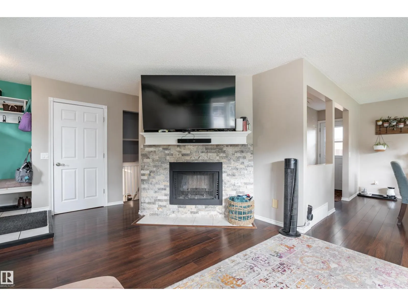 20 WOODLAKE RD