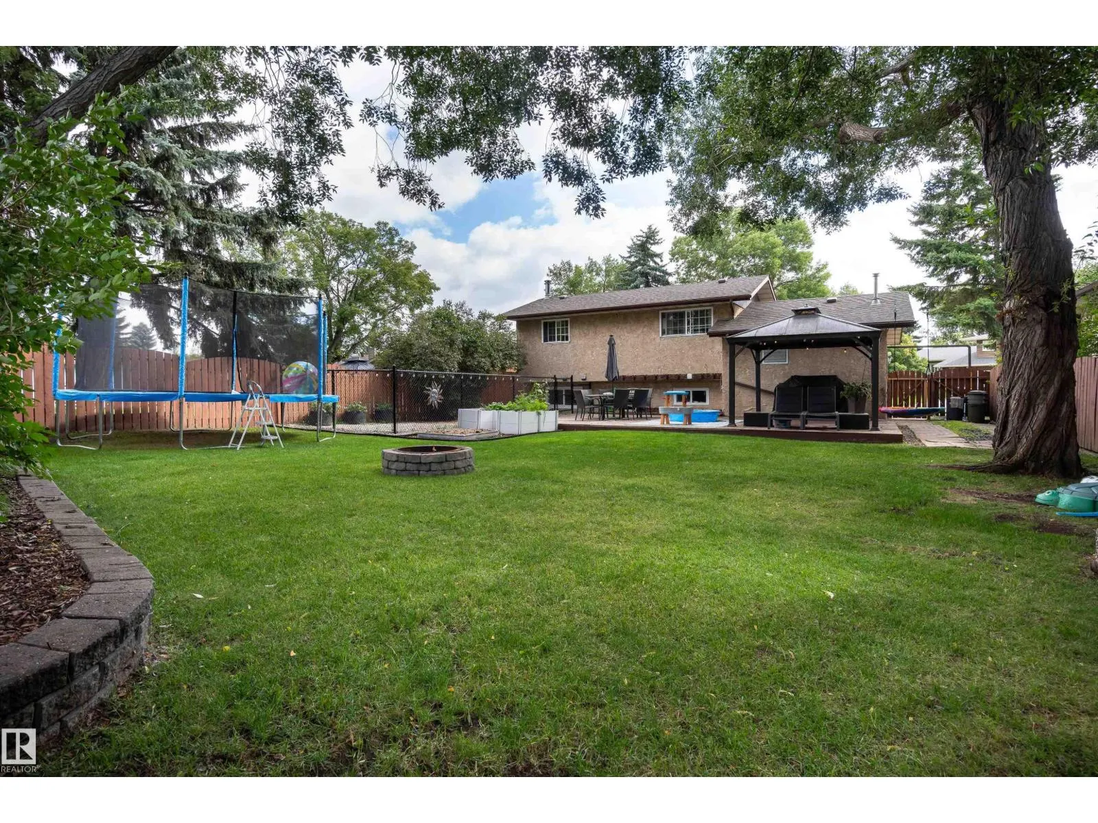 20 WOODLAKE RD