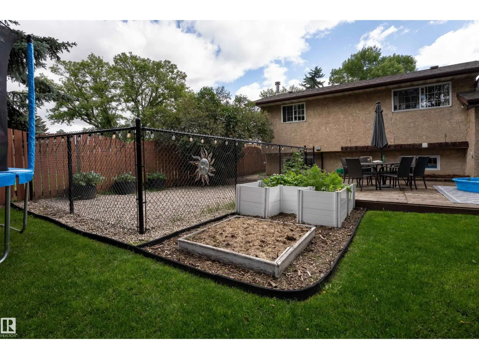 20 WOODLAKE RD