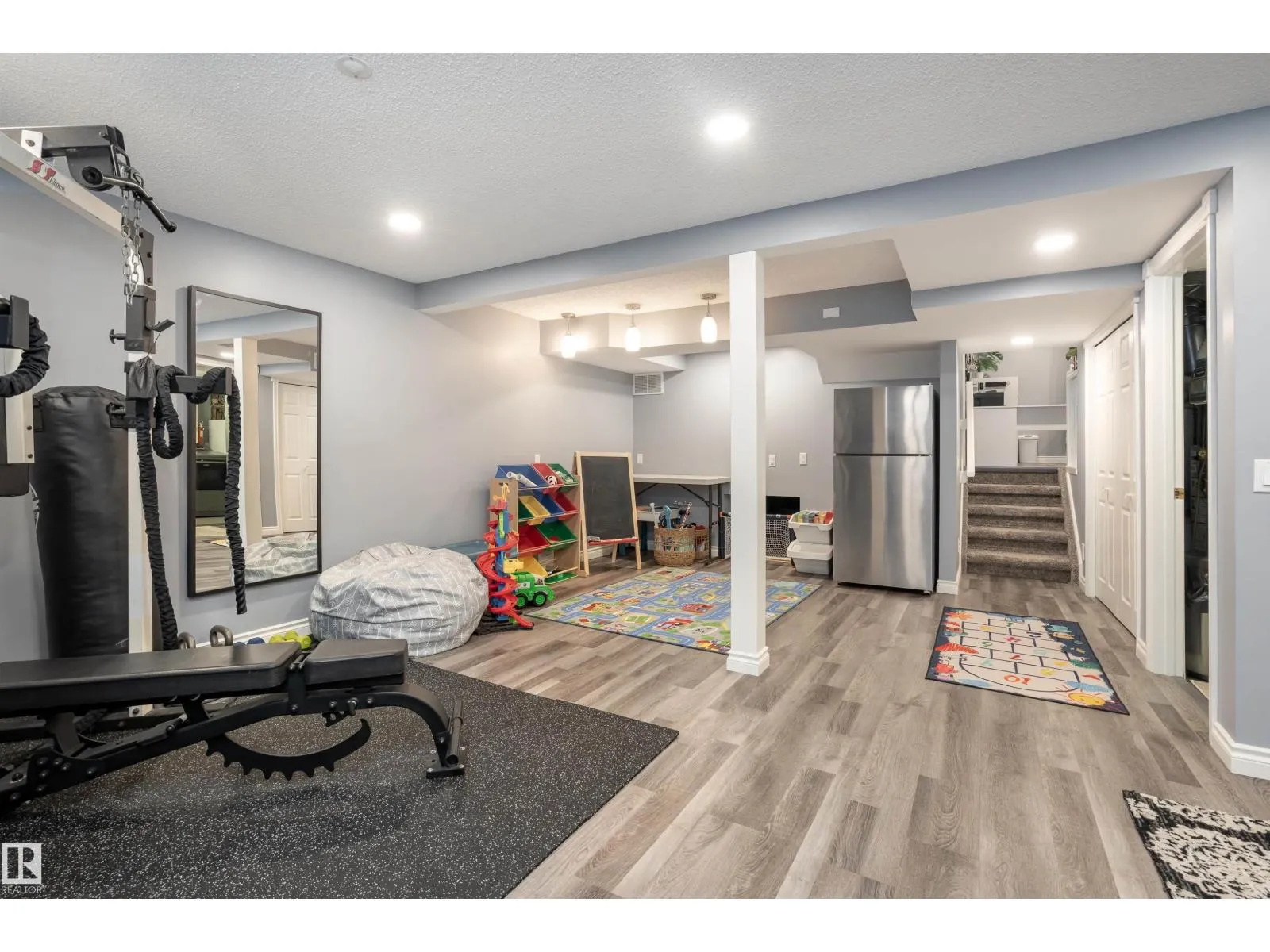 20 WOODLAKE RD