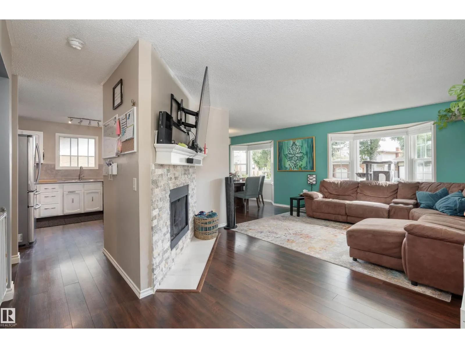 20 WOODLAKE RD
