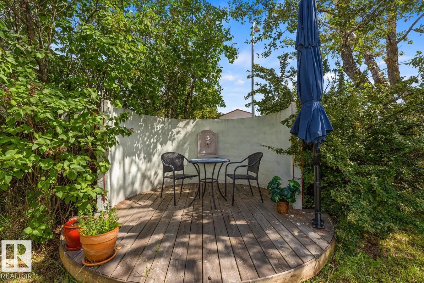 8511 24 AV NW