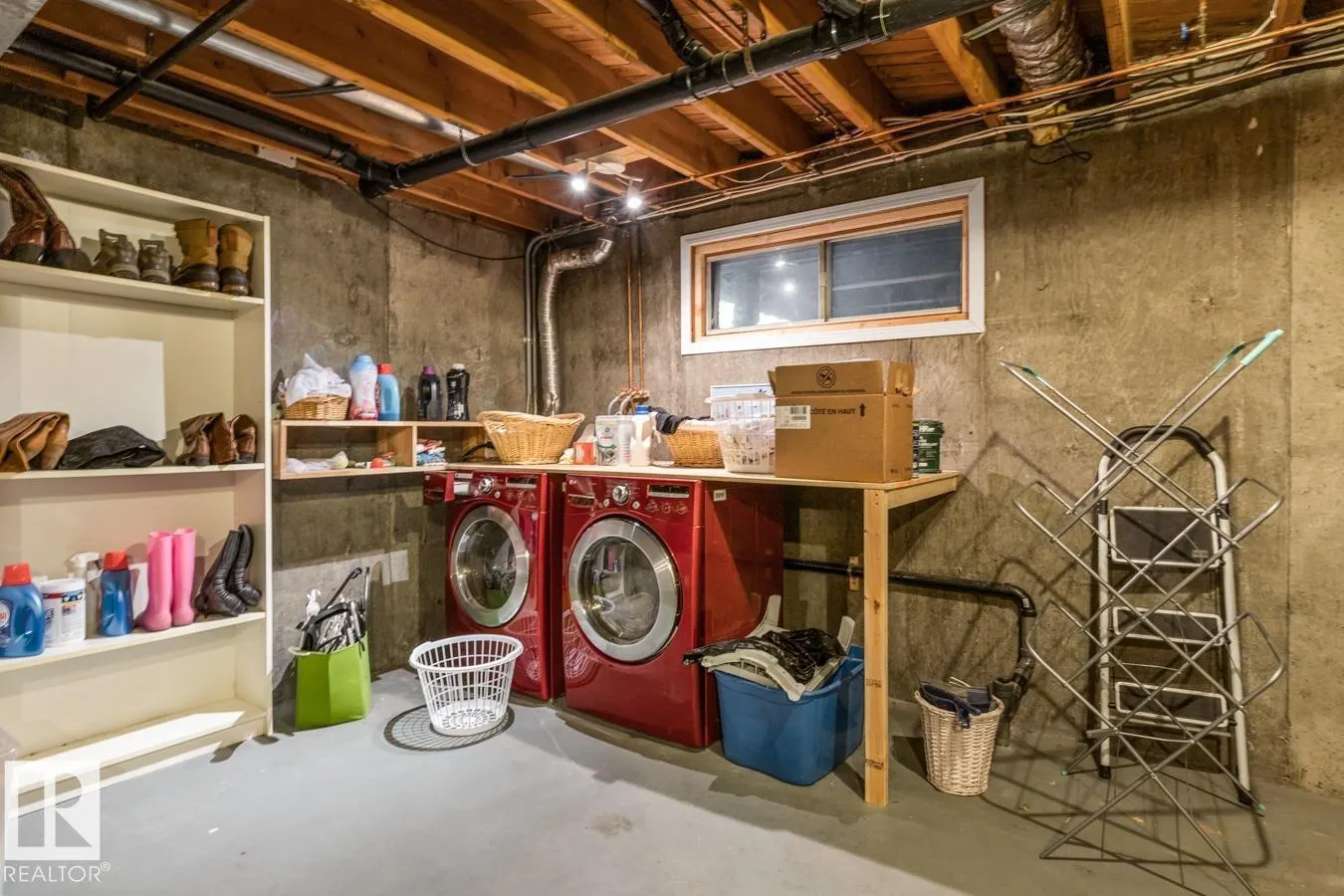 8511 24 AV NW