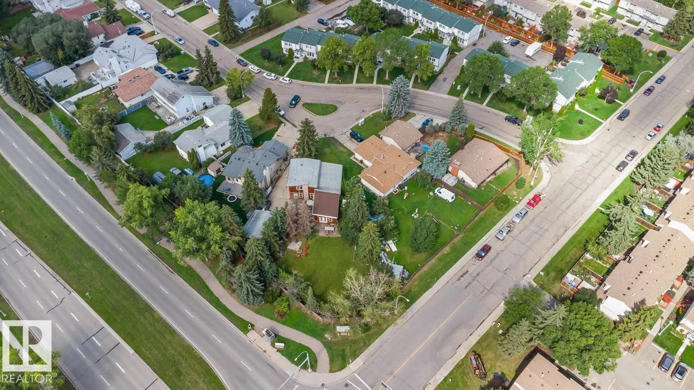 8511 24 AV NW