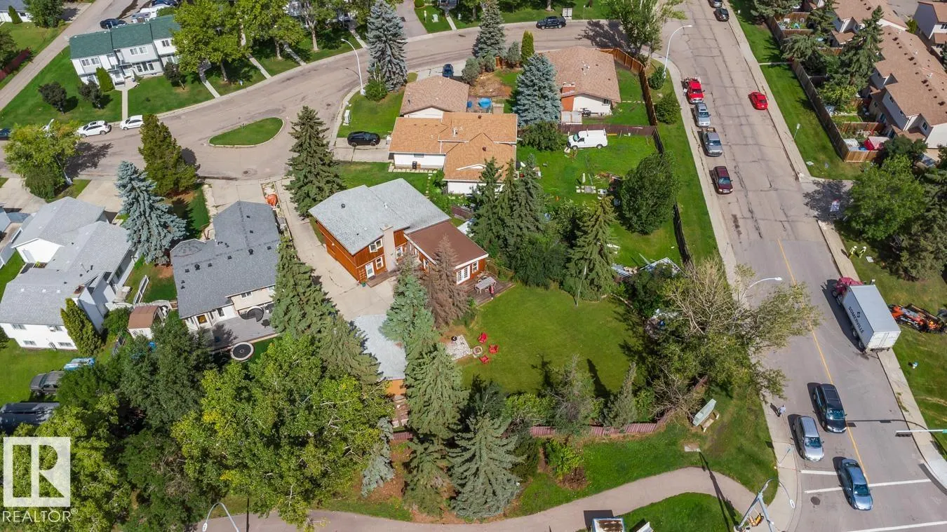 8511 24 AV NW