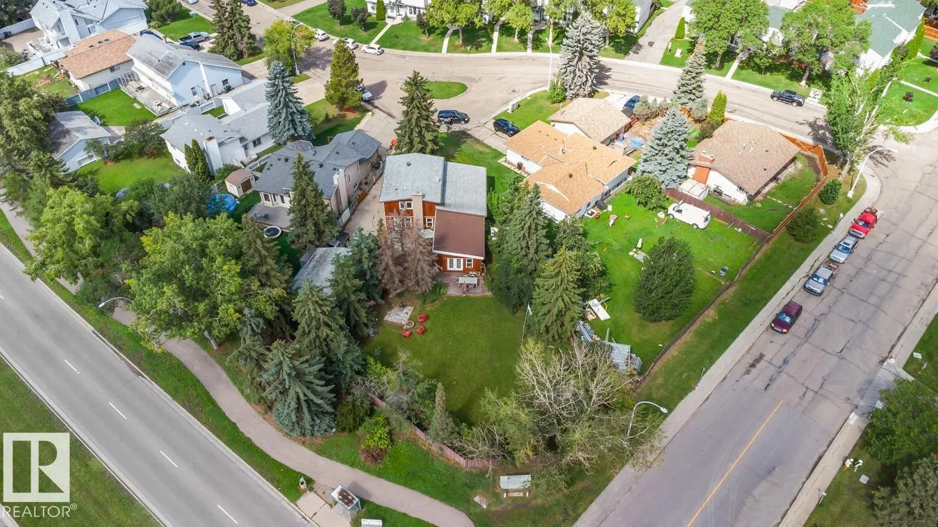 8511 24 AV NW