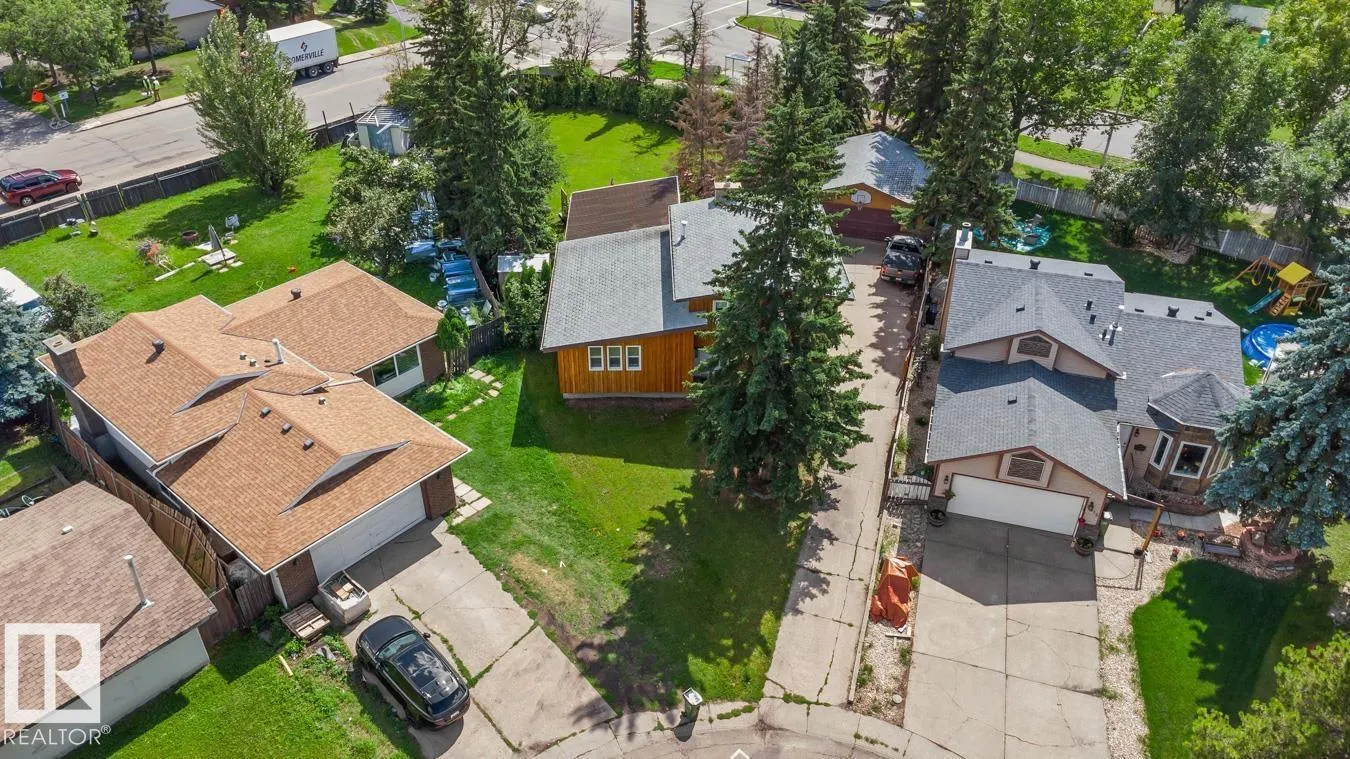 8511 24 AV NW