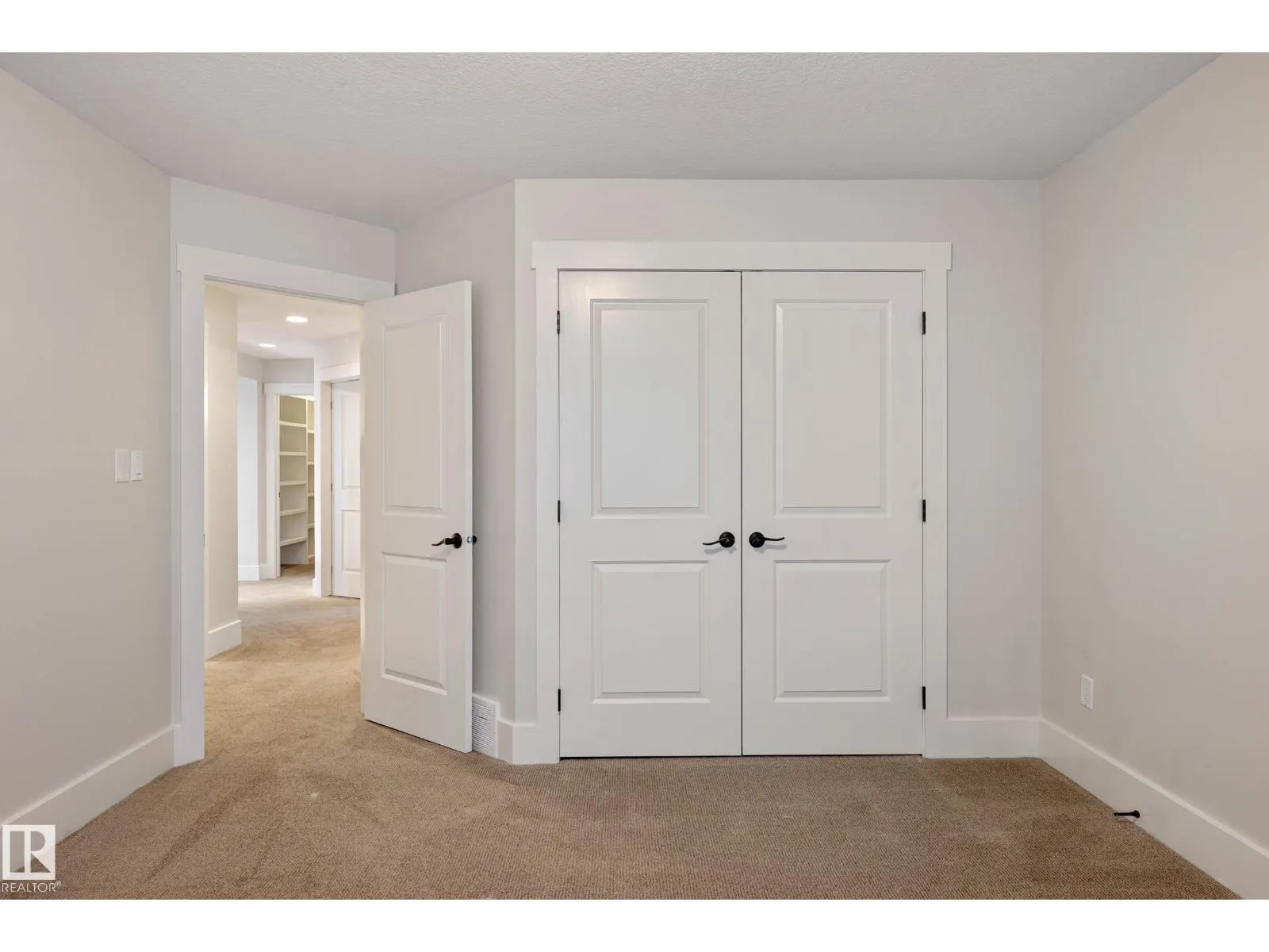 5212 MULLEN CREST CT NW