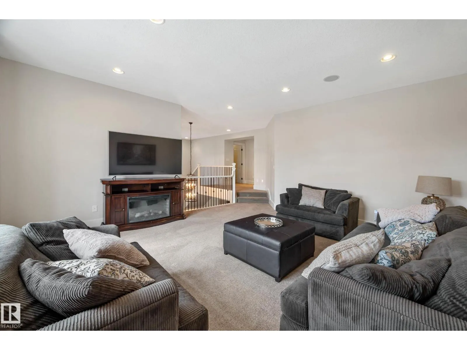 5212 MULLEN CREST CT NW