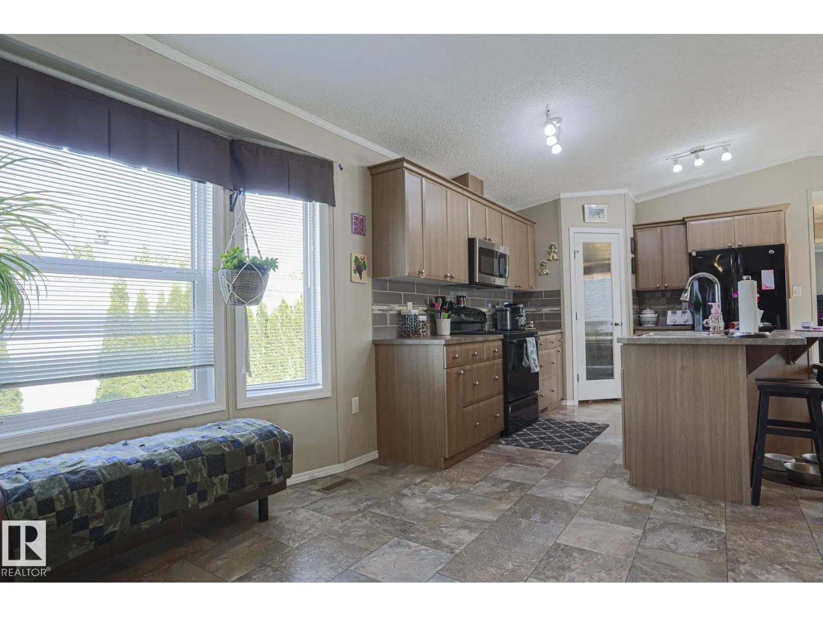 6 The Parkway NW NW