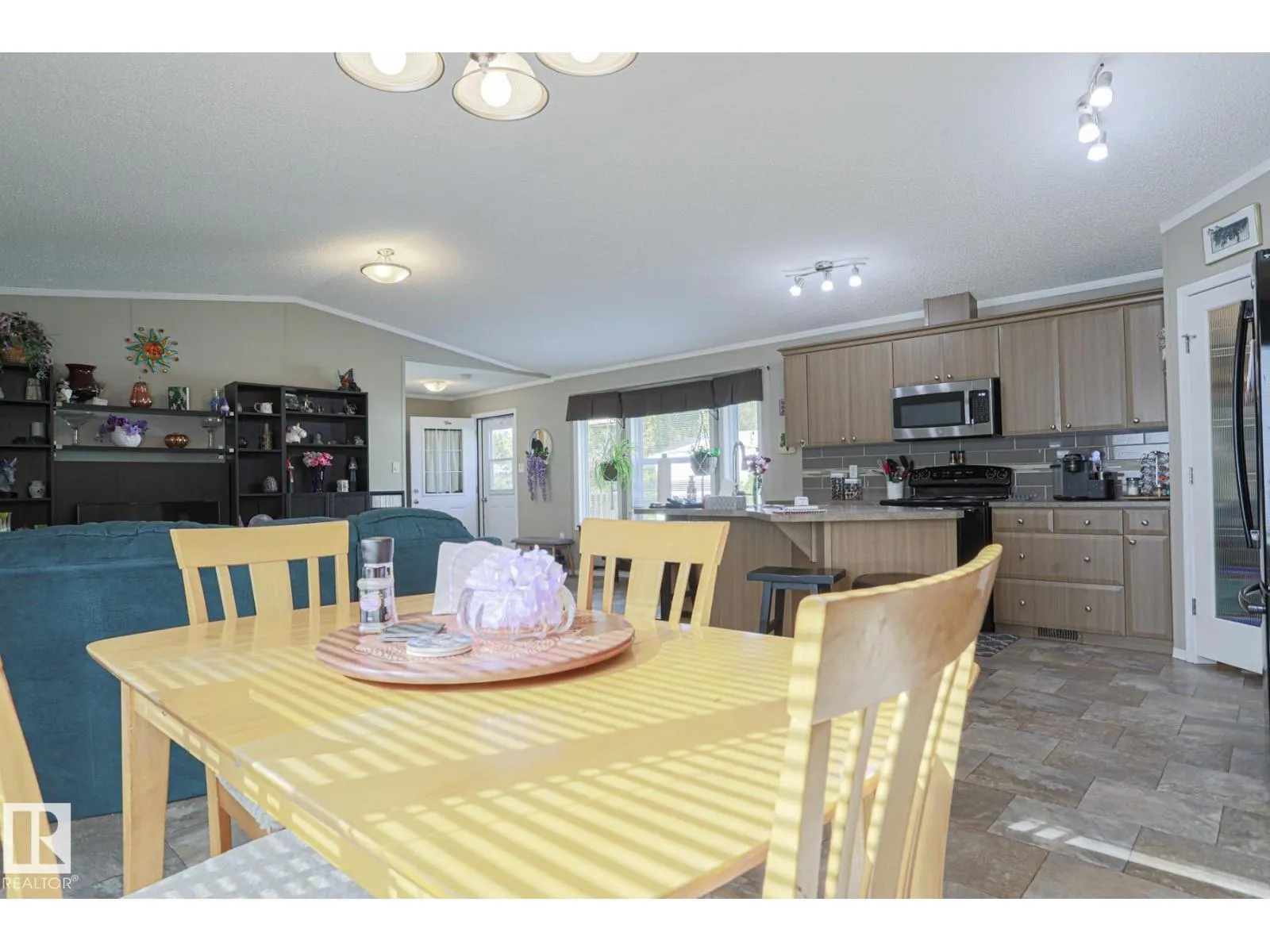 6 The Parkway NW NW
