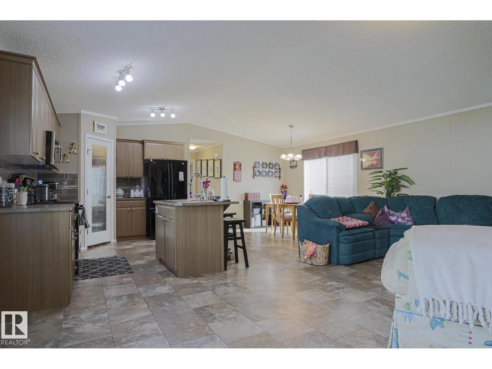 6 The Parkway NW NW