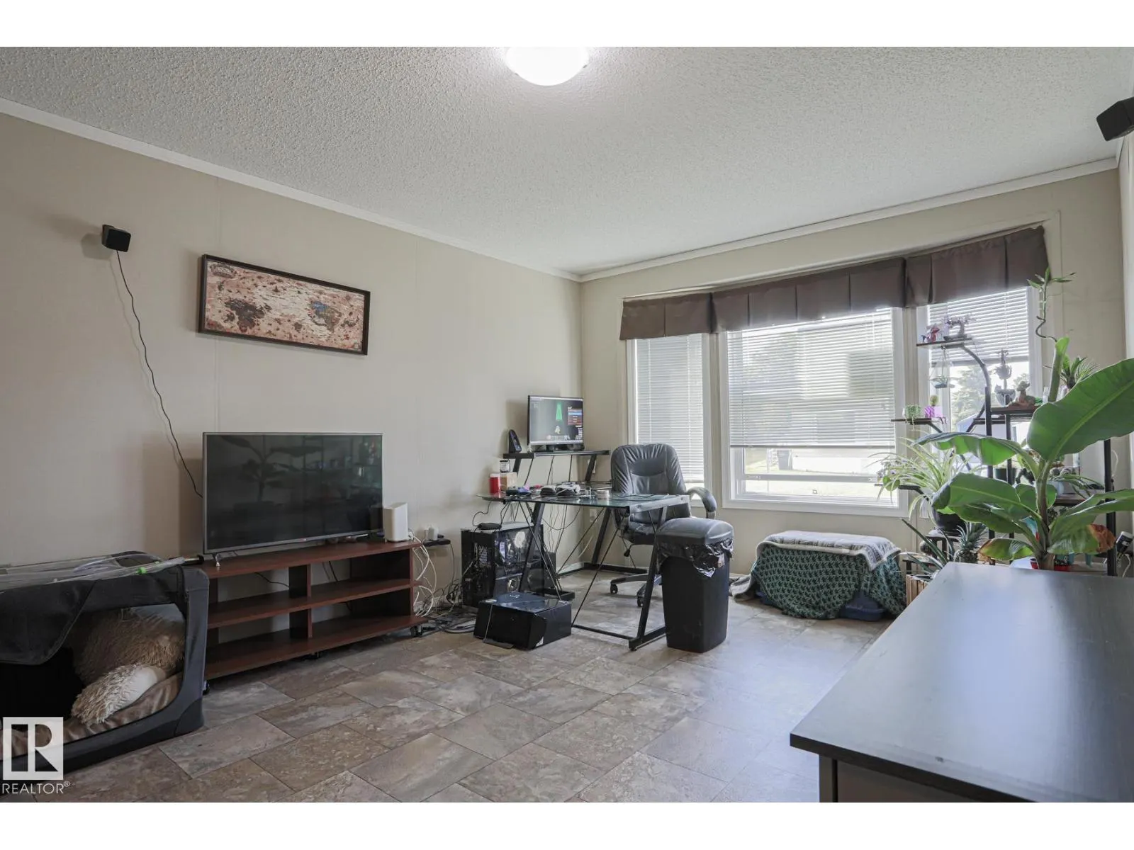6 The Parkway NW NW