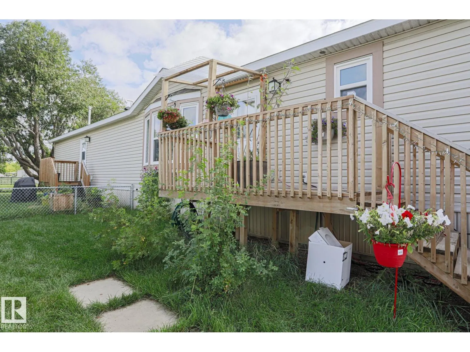 6 The Parkway NW NW